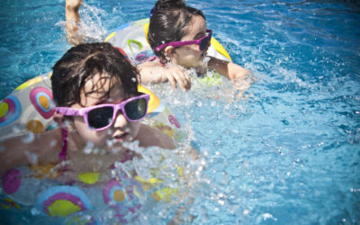 Consejos para el cuidado, limpieza y mantenimiento del agua de piscinas.
